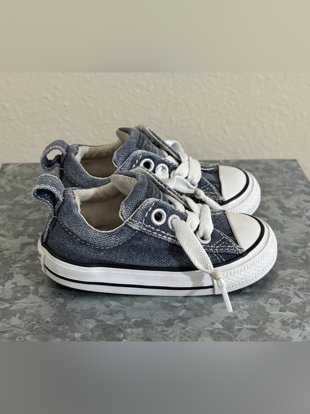 Converse All Stars Classic Kids Low-Top Canvas Sneakers Denim Blue, Size 5